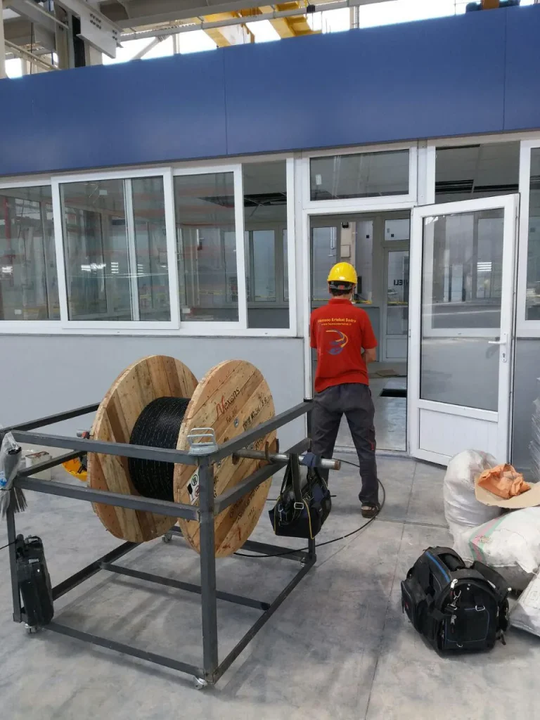 کابل کشی فیبر نوری